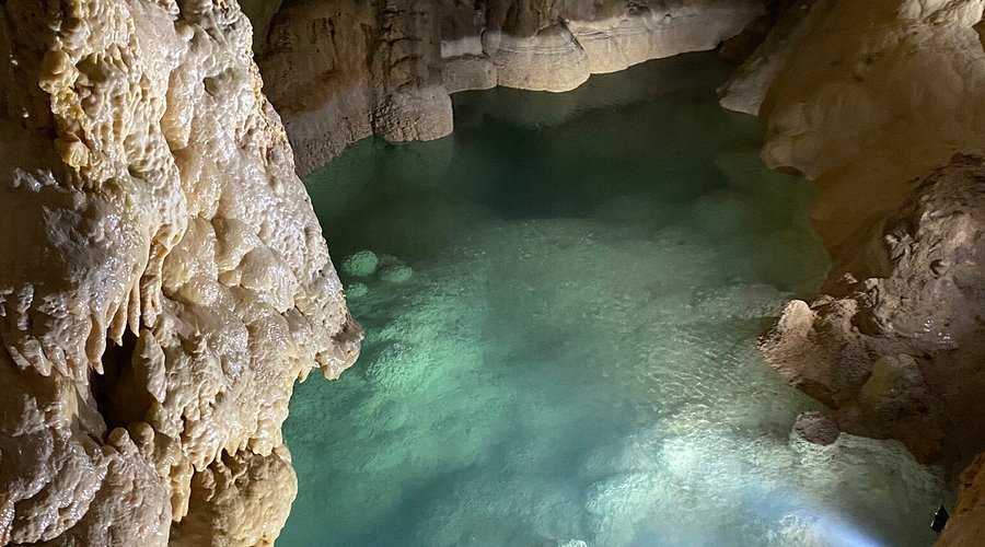 Natural Bridge Caverns